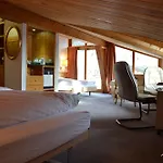 Hotel Hostel Flims 4*