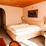 Hostel Flims Szálloda 4*