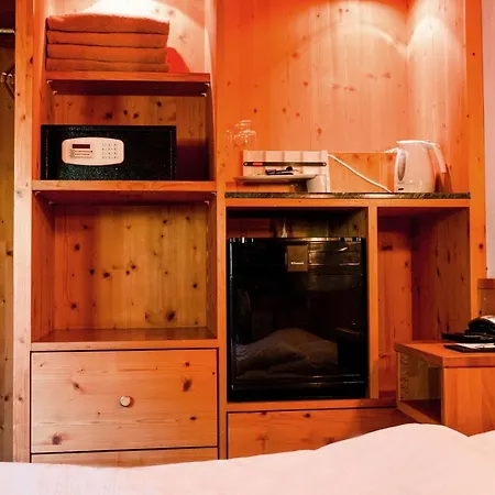 Ξενοδοχείο Hostel Flims 4*