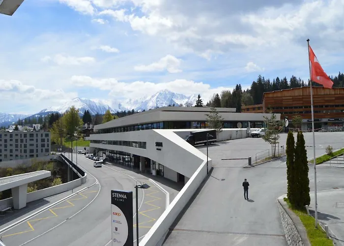 Hotel Hostel Flims 4*